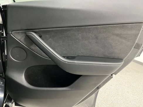 Used 2024 Tesla Model Y 2WD image 47