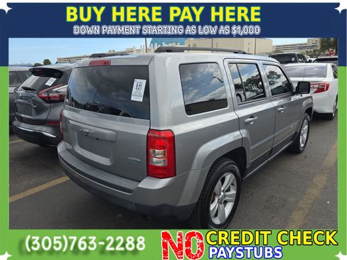 Used 2016 Jeep Patriot Latitude FWD image 3