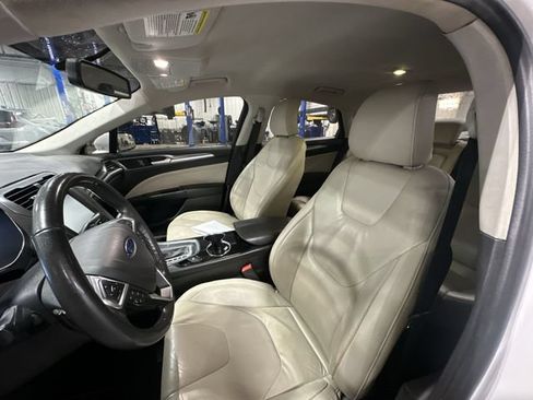 Used 2016 Ford Fusion Titanium FWD image 17