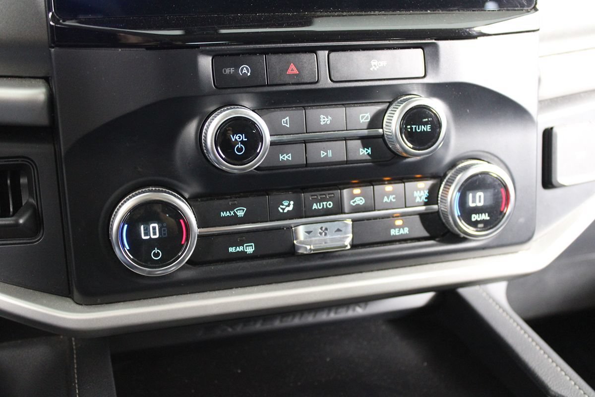 Used 2024 Ford Expedition XLT RWD image 19