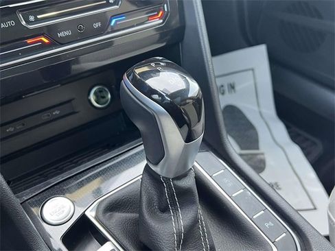 Used 2025 Volkswagen Taos SE image 32