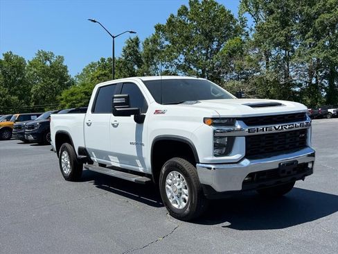 Used 2023 Chevrolet Silverado 2500 LT w/ Convenience Package AWD/4WD image 2