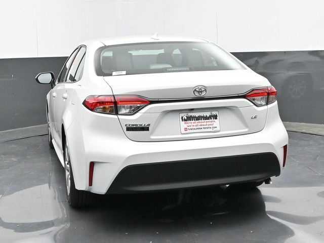 Used 2025 Toyota Corolla LE FWD image 17
