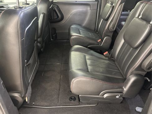Used 2019 Dodge Grand Caravan GT FWD image 14