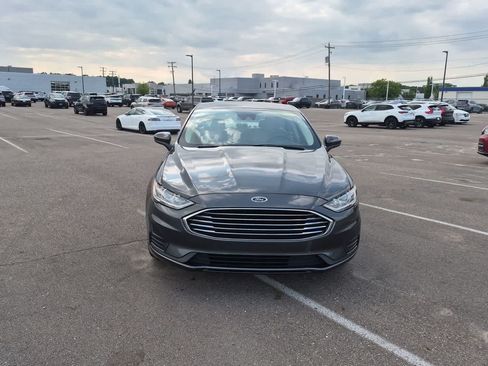 Used 2020 Ford Fusion SE FWD image 9