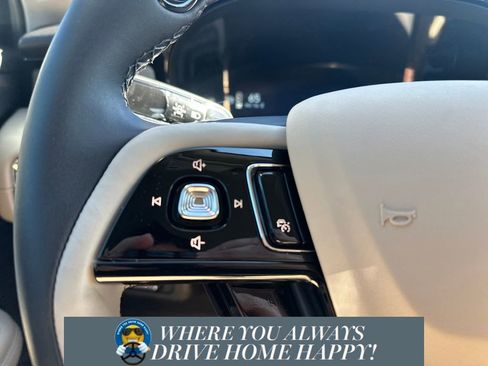 New 2026 Lincoln Corsair Premiere image 14