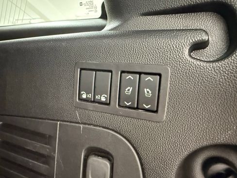Used 2019 Chevrolet Suburban Premier AWD/4WD image 10