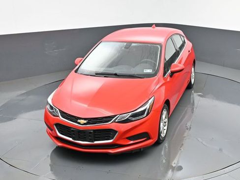 Used 2018 Chevrolet Cruze LT w/ Convenience Package image 17