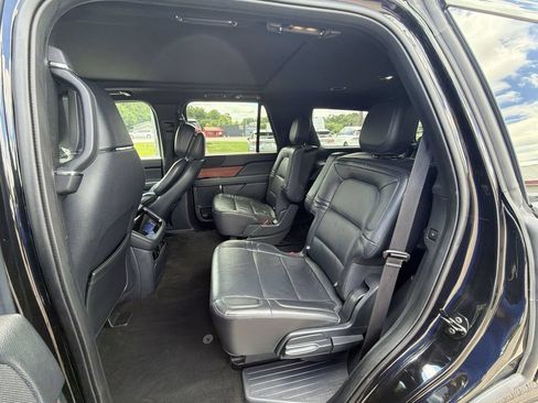 Used 2024 Lincoln Navigator Reserve AWD/4WD image 23
