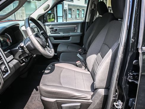 Used 2019 RAM 1500 Warlock AWD/4WD image 9