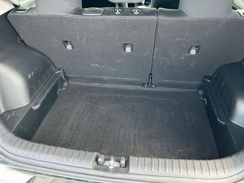 Used 2025 Kia Soul LX w/ LX Technology Package FWD image 25