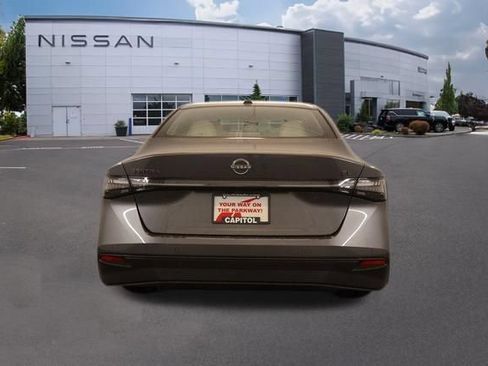 New 2026 Nissan Sentra SL w/ Floor Mat Package FWD image 4