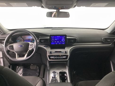 Used 2023 Ford Explorer XLT AWD/4WD image 18
