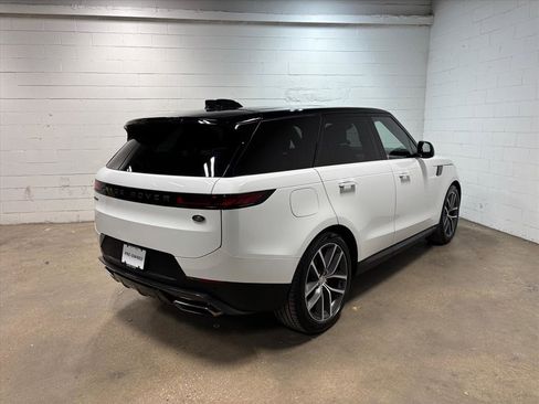 Used 2023 Land Rover Range Rover Sport SE image 6