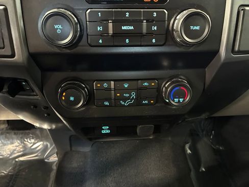 Used 2022 Ford F250 XLT AWD/4WD image 20