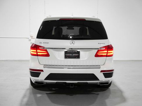 Used 2014 Mercedes-Benz GL 550 4MATIC image 4