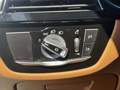 Used 2019 BMW 530i w/ Convenience Package image 23