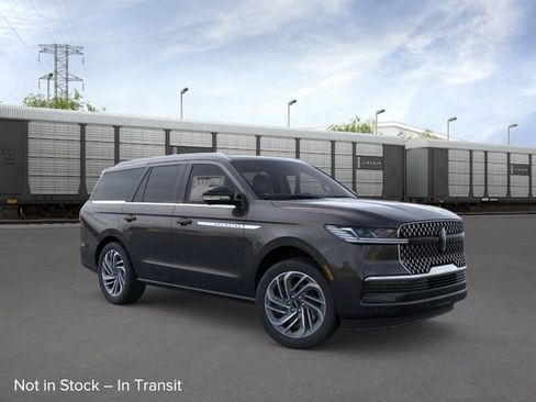 New 2026 Lincoln Navigator Reserve AWD/4WD image 8