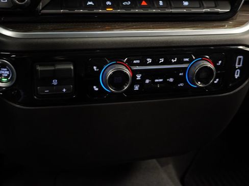 Certified 2022 Chevrolet Silverado 1500 LT AWD/4WD image 20