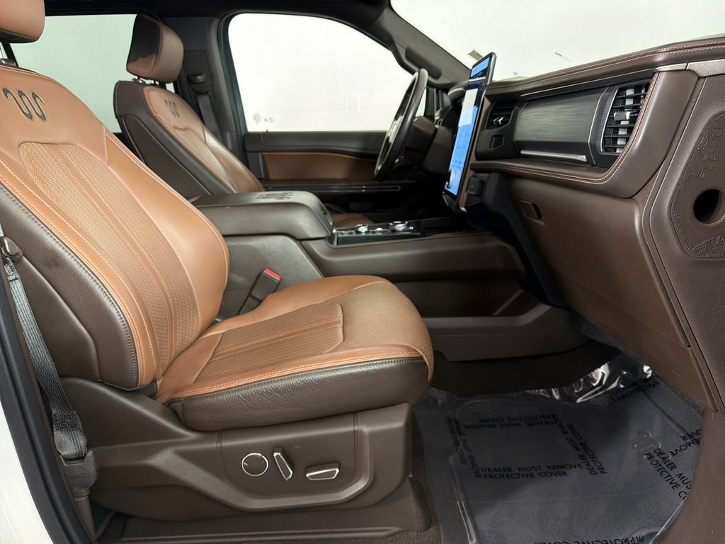 Used 2023 Ford Expedition King Ranch AWD/4WD image 23