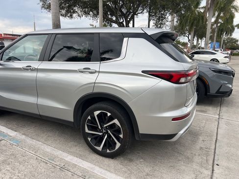 Used 2024 Mitsubishi Outlander AWD image 6
