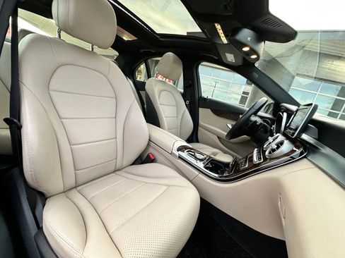 Used 2018 Mercedes-Benz C 300 4MATIC Sedan w/ Premium Package image 18