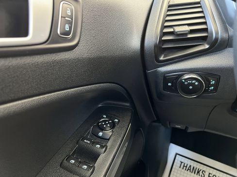 Used 2022 Ford EcoSport Titanium image 38
