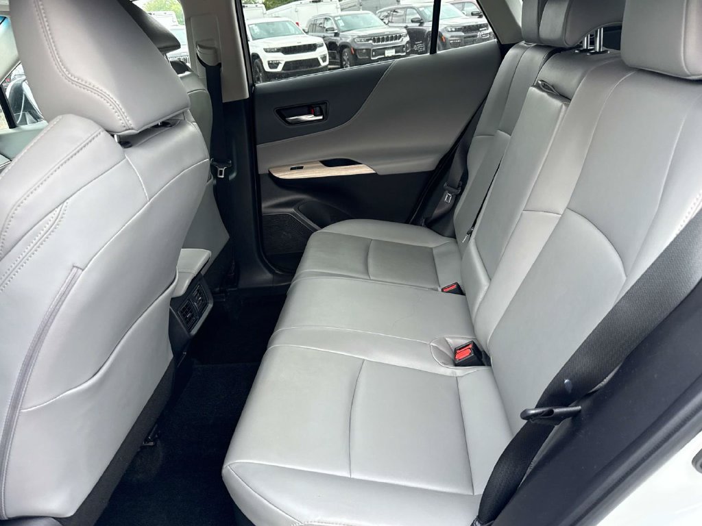 Used 2023 Toyota Venza XLE AWD/4WD image 17