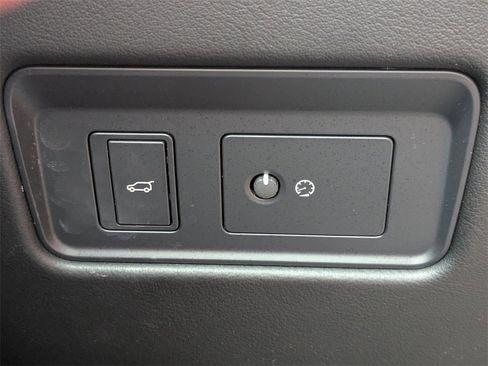 Used 2022 Jaguar F-PACE S image 27