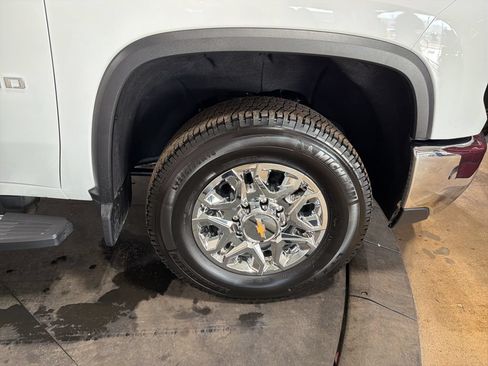 Used 2024 Chevrolet Silverado 3500 LTZ w/ LTZ Convenience Package AWD/4WD image 30