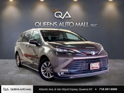 Used 2022 Toyota Sienna XLE