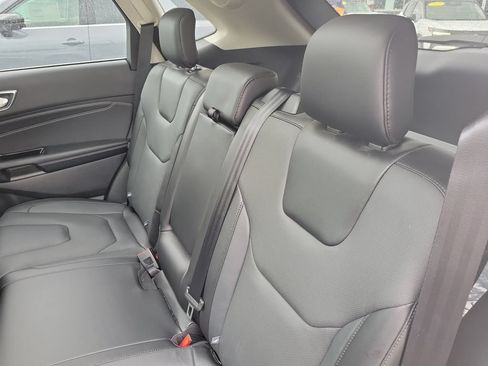 Used 2018 Ford Edge Titanium w/ Equipment Group 301A AWD/4WD image 29