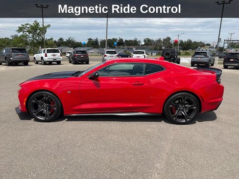 Used 2021 Chevrolet Camaro SS RWD image 2