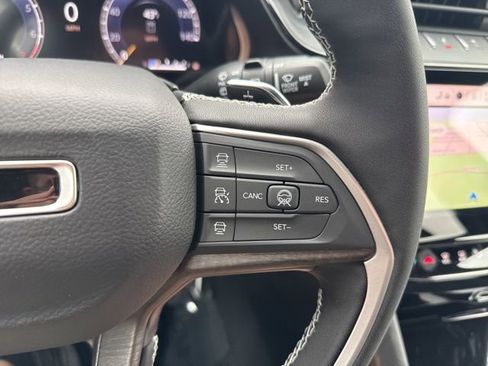 New 2026 Jeep Grand Cherokee Altitude image 14