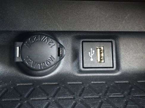 Used 2024 Toyota RAV4 XLE AWD/4WD image 11