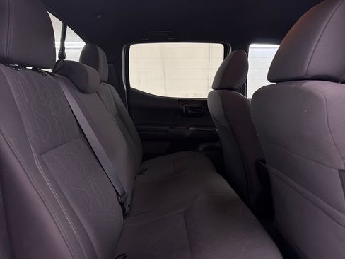 Used 2016 Toyota Tacoma TRD Off-Road w/ Towing Package AWD/4WD image 26