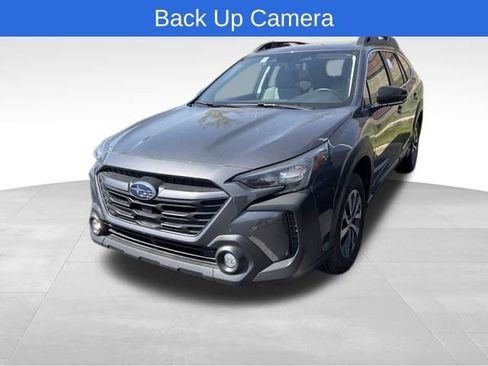Used 2025 Subaru Outback Premium AWD/4WD image 2