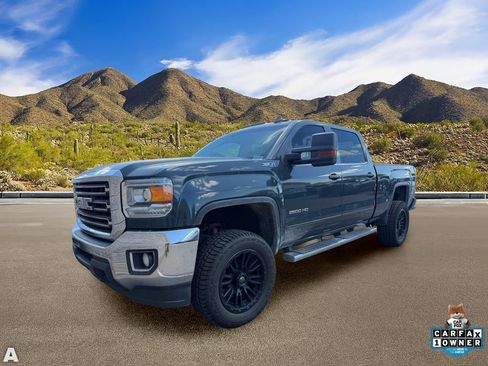 Used 2018 GMC Sierra 2500 SLE w/ HD SLE Preferred Plus Package AWD/4WD image 2