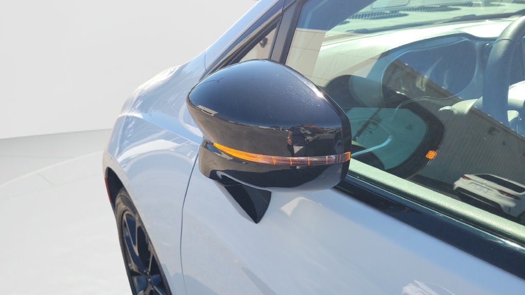 Used 2025 Chrysler Pacifica Limited FWD image 27