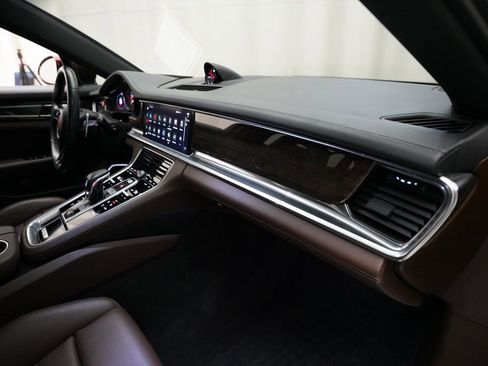 Used 2022 Porsche Panamera 4 image 29