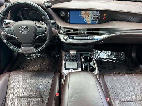 Used 2018 Lexus LS 500 w/ Luxury Package RWD image 13