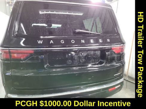 Used 2024 Jeep Wagoneer L Series III w/ Premium Group I image 3