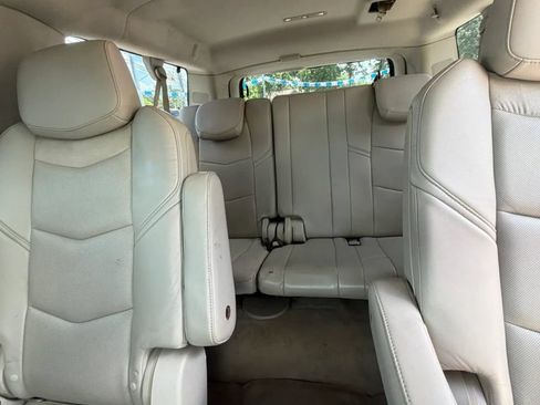 Used 2015 Cadillac Escalade ESV Luxury RWD image 14