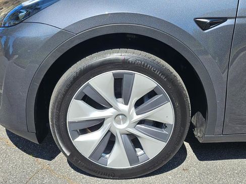 Used 2023 Tesla Model Y Long Range AWD/4WD image 18