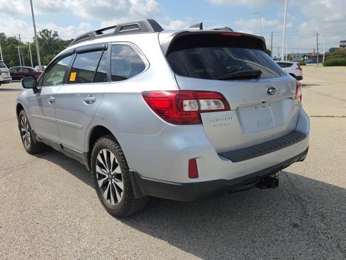 Used 2017 Subaru Outback 2.5i Limited AWD/4WD image 4
