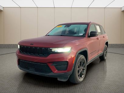 Used 2024 Jeep Grand Cherokee Altitude