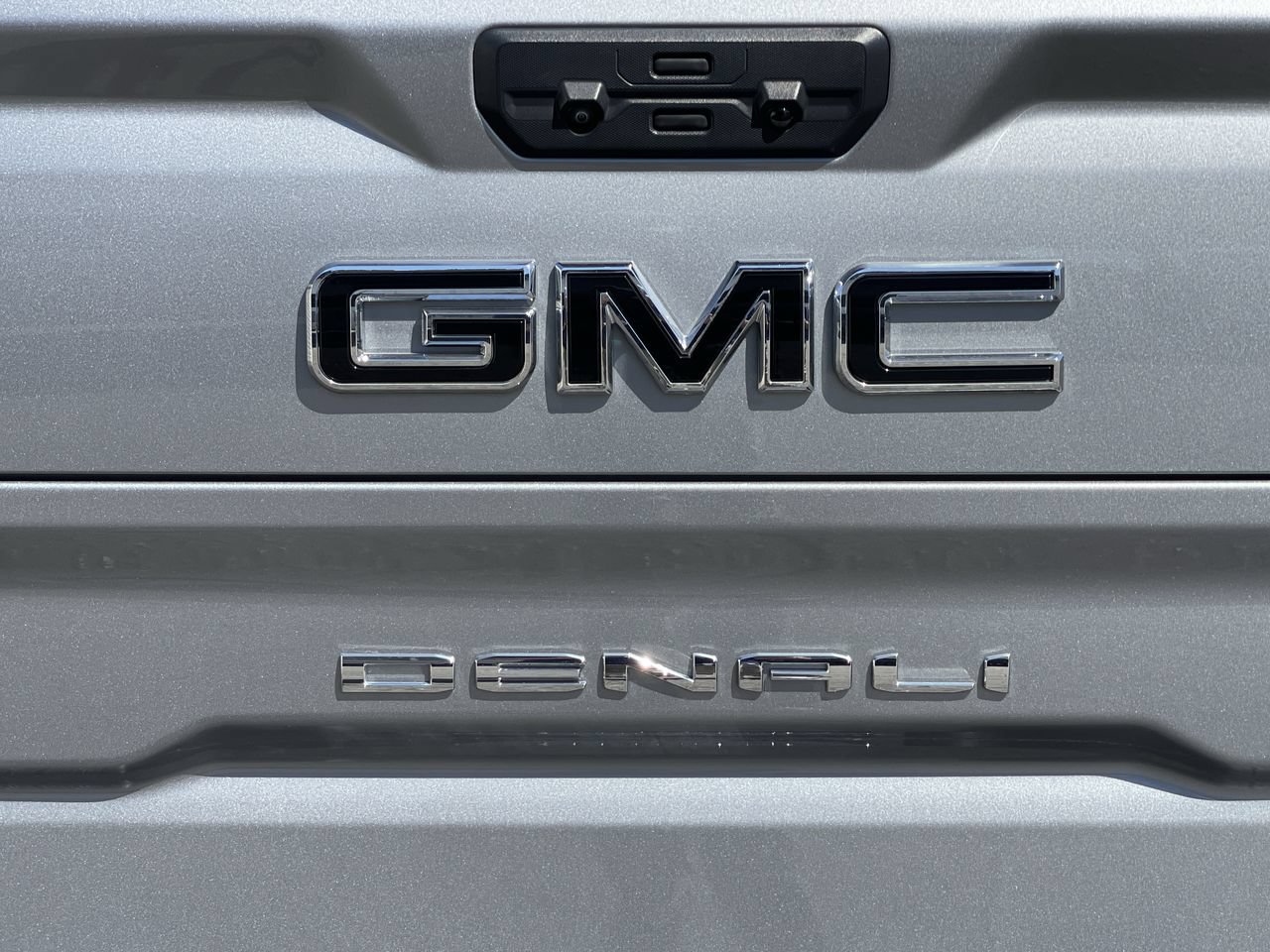 Used 2025 GMC Sierra 1500 Denali w/ Technology Package AWD/4WD image 31