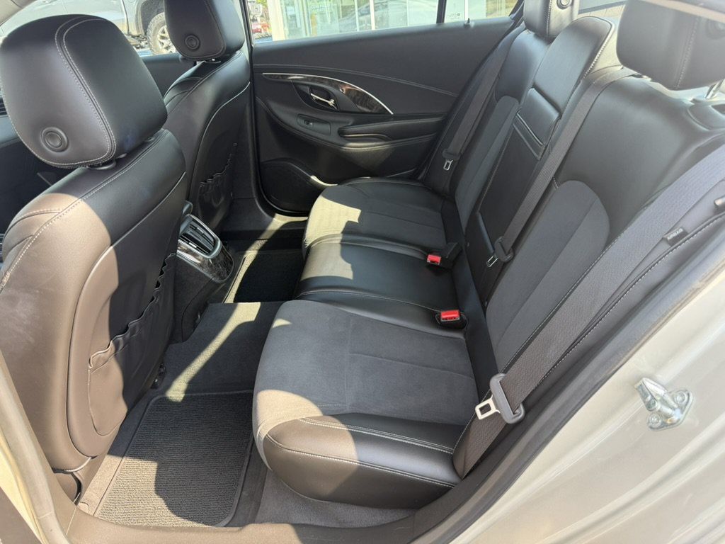 Used 2016 Buick LaCrosse FWD image 18