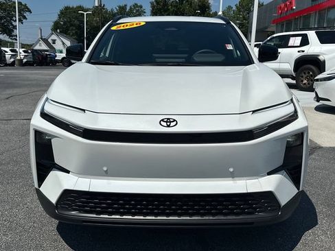 Used 2026 Toyota C-HR AWD/4WD image 9