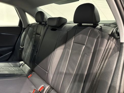 Used 2022 Audi A4 2.0T Premium image 34